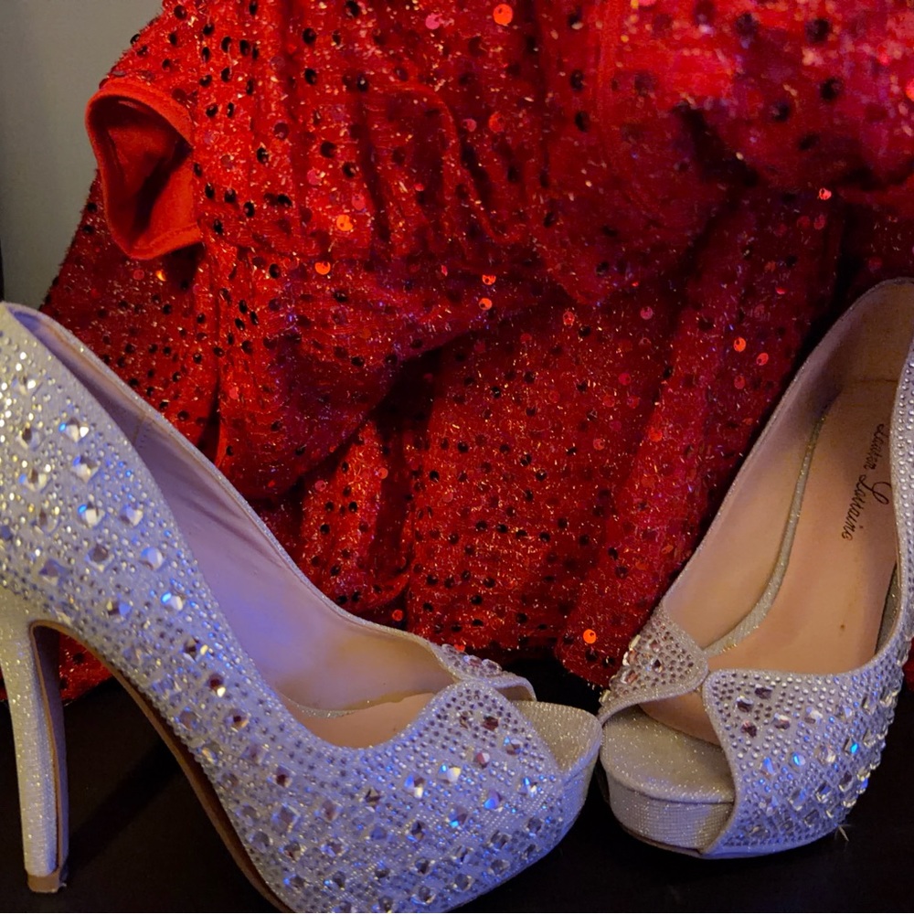 Lauren Lorraine Sparkling Silver Peep-Toe Heels- BLING Sz 6.5